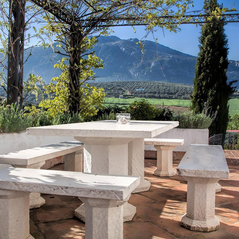 Finca-Paradis-square-terrace-01_800_800